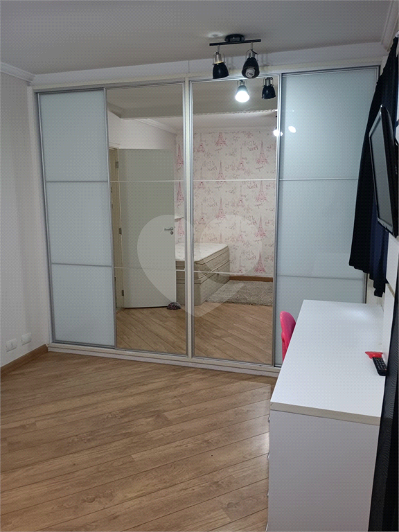 ALUGA-SE APARTAMENTO DE 2 QUARTOS TODO MOBILIADO NA CASA VERDE