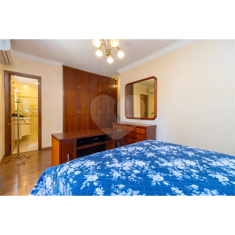 Apartamento alto padrão à venda | 206 m² | 4 dormitórios (2 suítes) | 3 vagas em Santana!