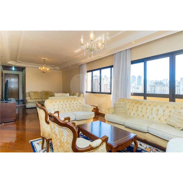 Apartamento alto padrão à venda | 206 m² | 4 dormitórios (2 suítes) | 3 vagas em Santana!