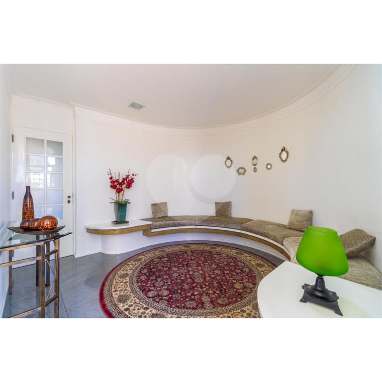 Apartamento alto padrão à venda | 206 m² | 4 dormitórios (2 suítes) | 3 vagas em Santana!