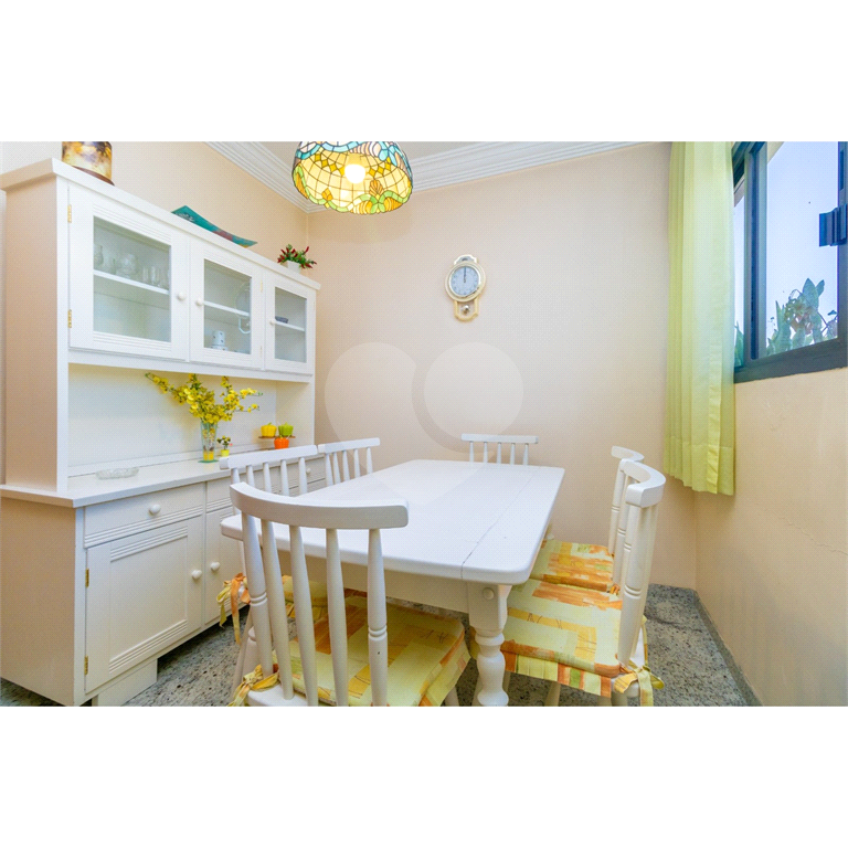 Apartamento alto padrão à venda | 206 m² | 4 dormitórios (2 suítes) | 3 vagas em Santana!