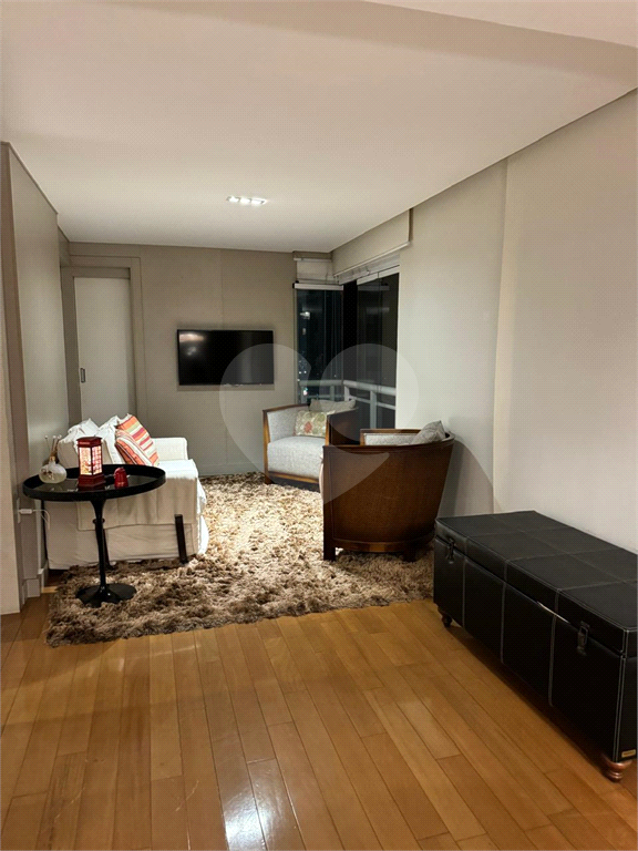 Apartamento à venda com 3 quartos, 200m² - Foto 27