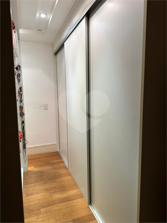 Apartamento à venda com 3 quartos, 200m² - Foto 10