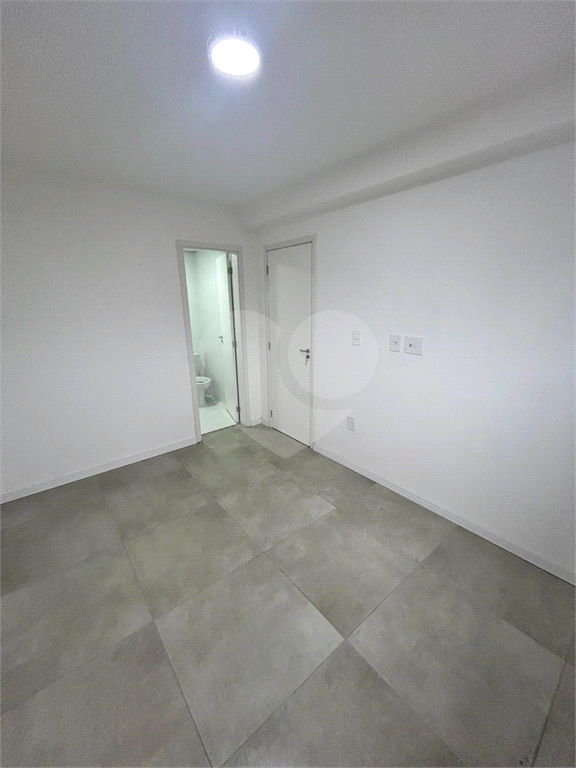 Apartamento na Vila Paulicéia