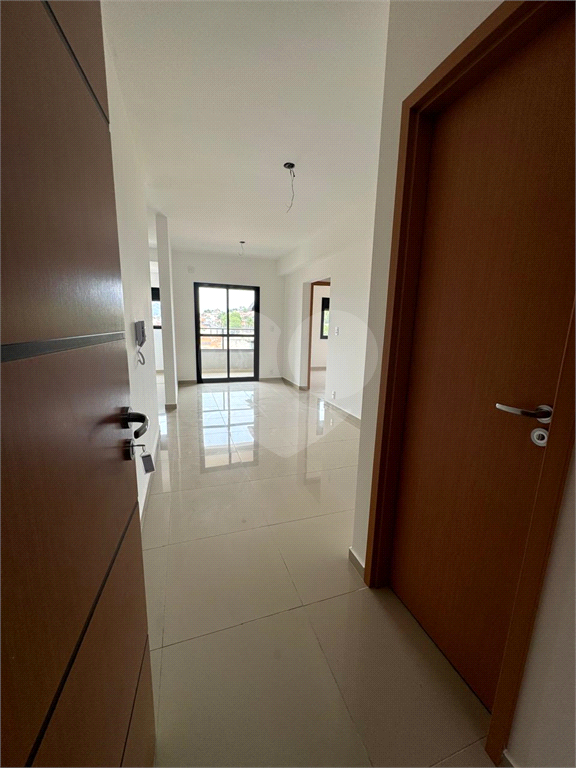 Apartamento à venda com 2 quartos, 69m² - Foto 2