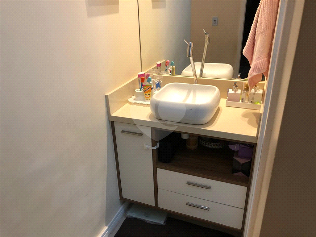 Apartamento à venda com 2 quartos, 62m² - Foto 35