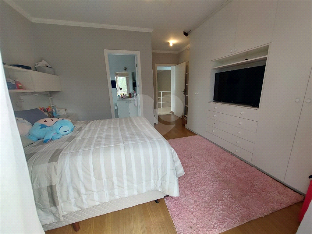 Casa em Condomínio de Alto Padrão