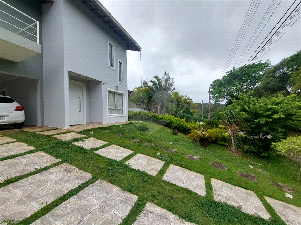 Casa em Condomínio de Alto Padrão