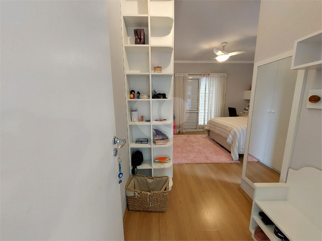 Casa em Condomínio de Alto Padrão