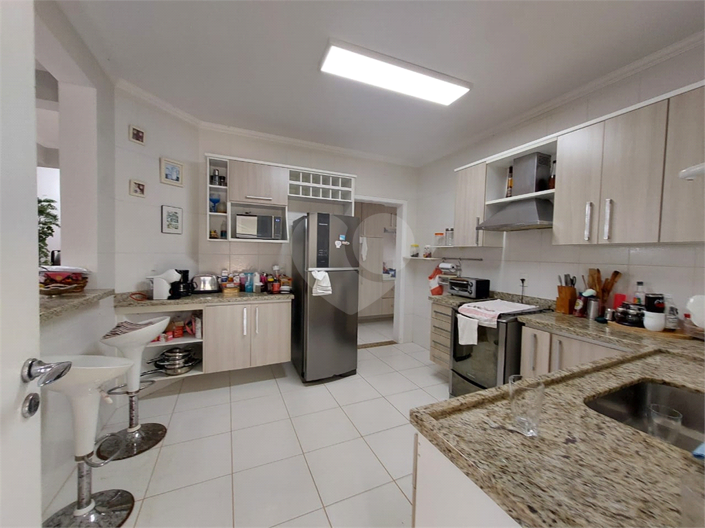 Casa em Condomínio de Alto Padrão