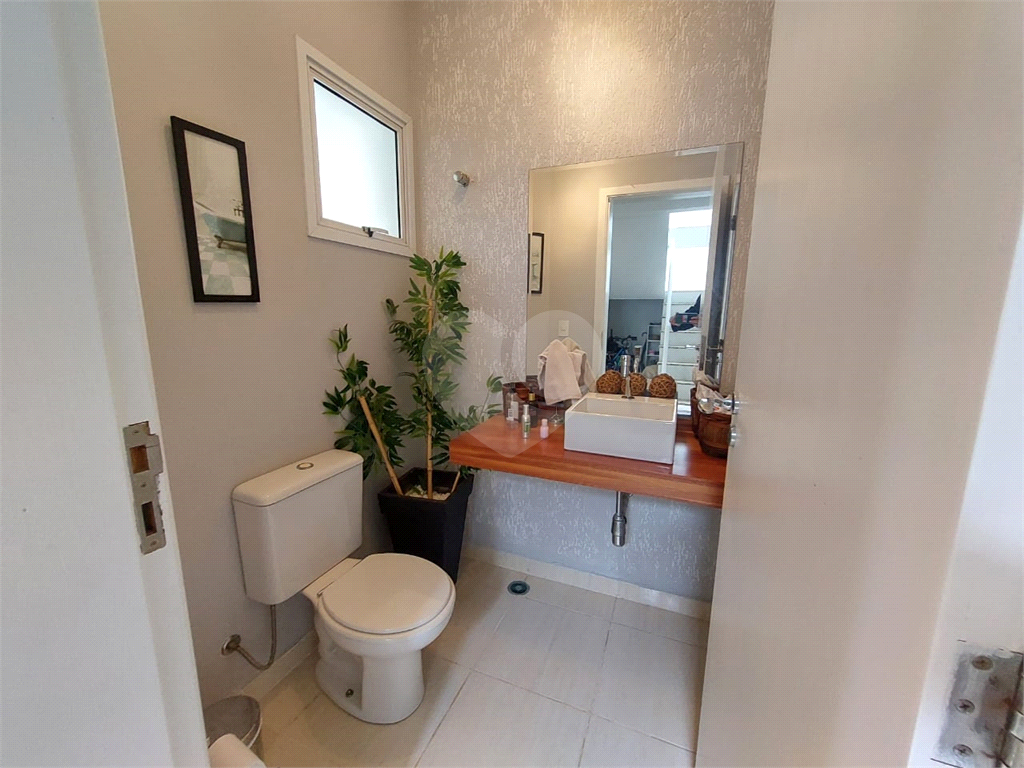 Casa em Condomínio de Alto Padrão