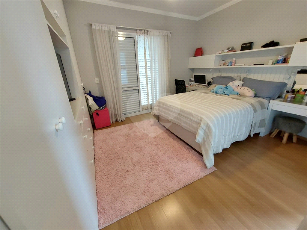 Casa em Condomínio de Alto Padrão