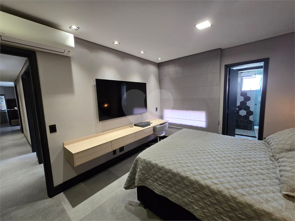 APARTAMENTO em TATUAPÉ