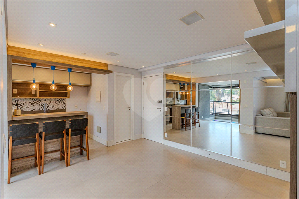 Apartamento - Perdizes - 2 Dormitórios - 78 m².