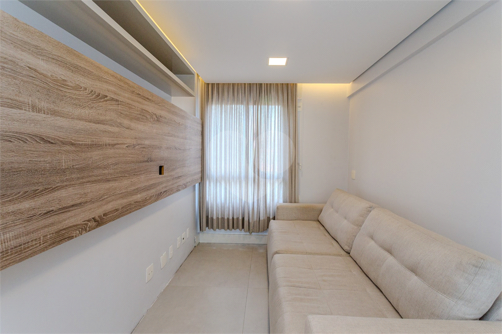 Apartamento - Perdizes - 2 Dormitórios - 78 m².