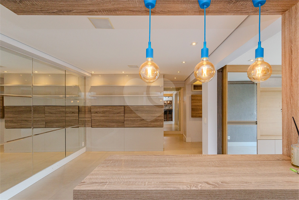 Apartamento - Perdizes - 2 Dormitórios - 78 m².