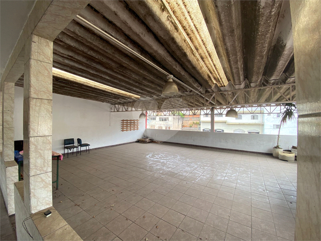 Alugo casa no Imirim com 3 quartos, suíte e salão de festas - R$ 2.700,00