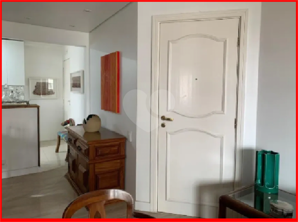APARTAMENTO em ALTO DA LAPA