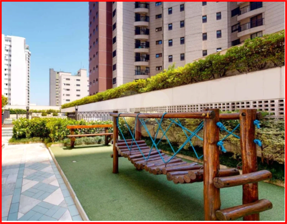 APARTAMENTO em ALTO DA LAPA