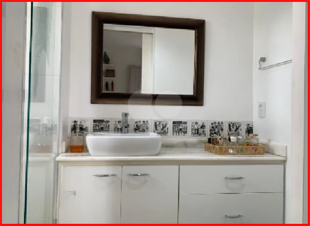 APARTAMENTO em ALTO DA LAPA
