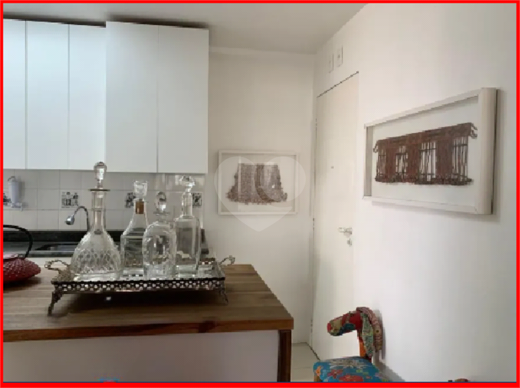 APARTAMENTO em ALTO DA LAPA