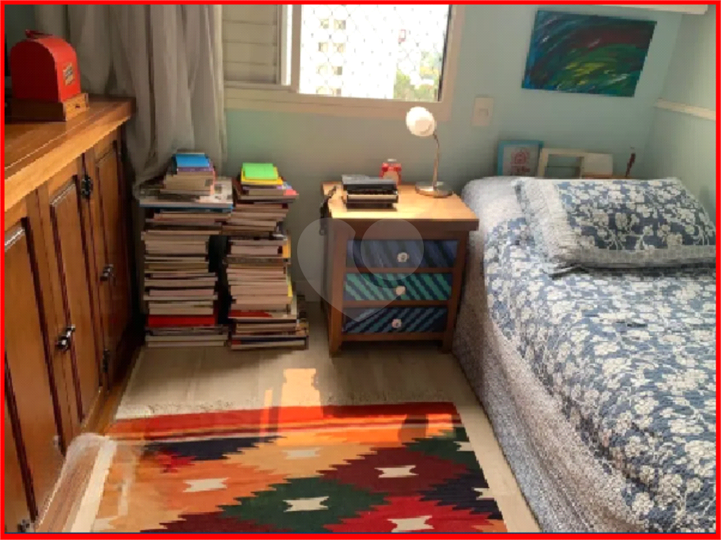 APARTAMENTO em ALTO DA LAPA
