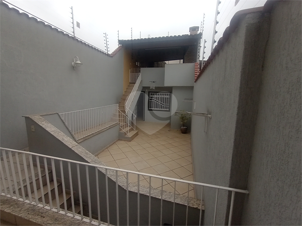 Sobrado para venda 160m2  3 quartos (1 suíte) cozinha, área gourmet 2 vagas cobertas Vila Gustavo.