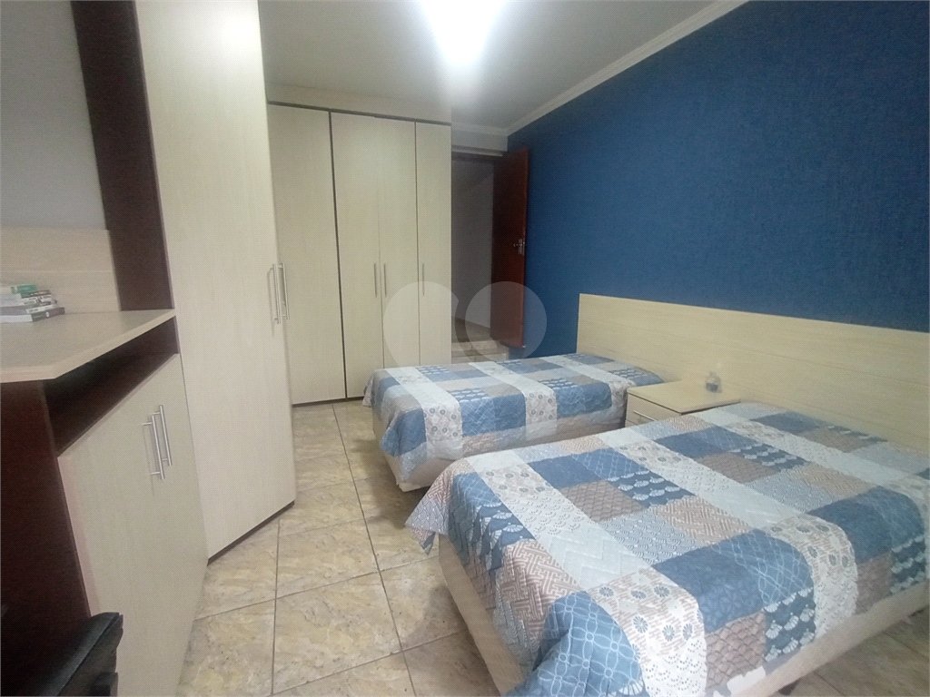 Sobrado para venda 160m2  3 quartos (1 suíte) cozinha, área gourmet 2 vagas cobertas Vila Gustavo.
