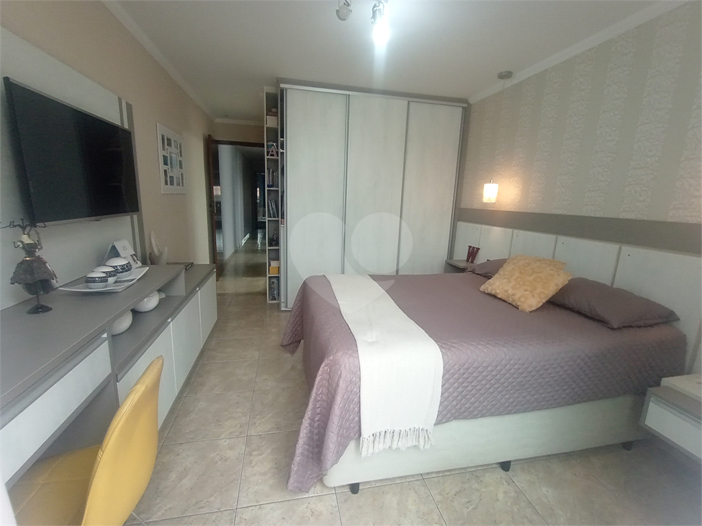Sobrado para venda 160m2  3 quartos (1 suíte) cozinha, área gourmet 2 vagas cobertas Vila Gustavo.