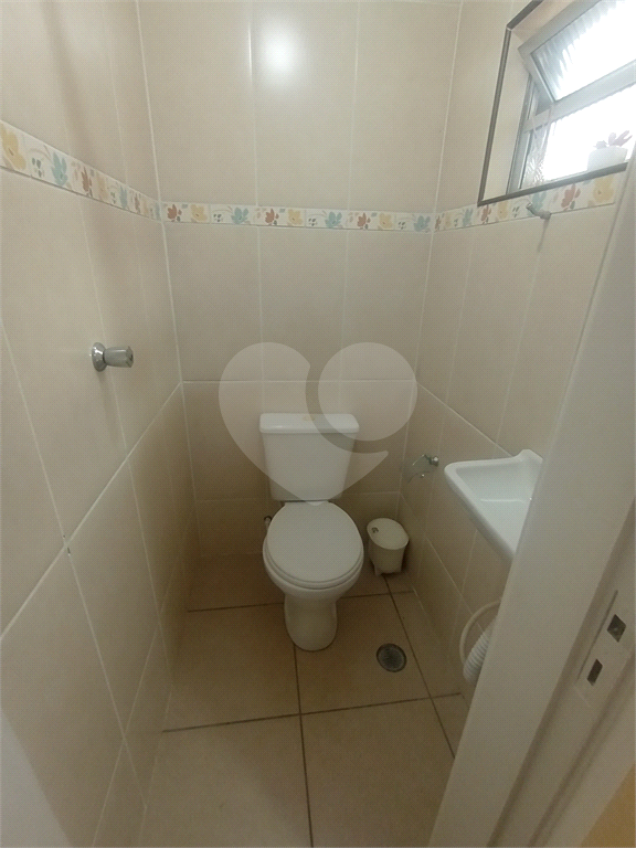 Sobrado para venda 160m2  3 quartos (1 suíte) cozinha, área gourmet 2 vagas cobertas Vila Gustavo.
