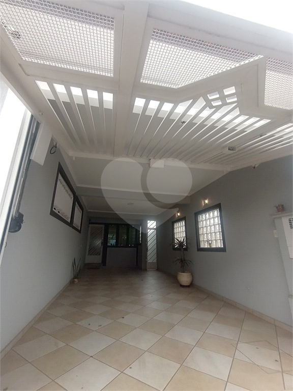 Sobrado para venda 160m2  3 quartos (1 suíte) cozinha, área gourmet 2 vagas cobertas Vila Gustavo.