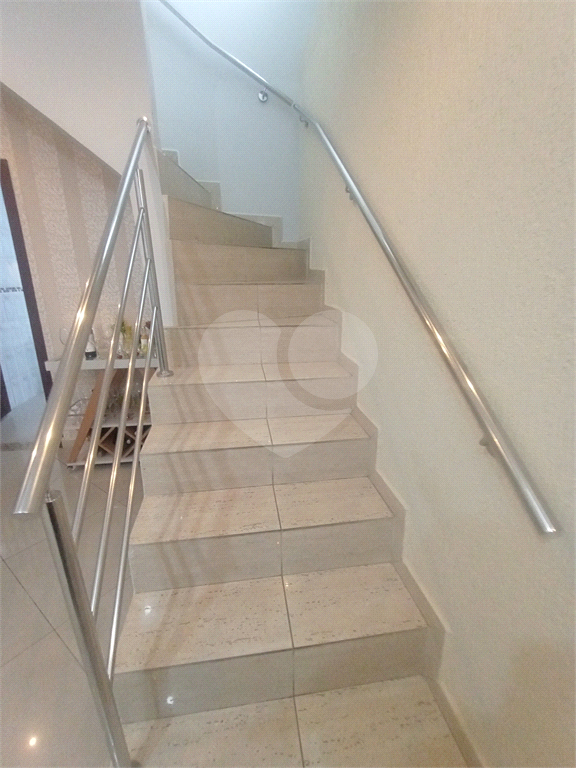 Sobrado para venda 160m2  3 quartos (1 suíte) cozinha, área gourmet 2 vagas cobertas Vila Gustavo.
