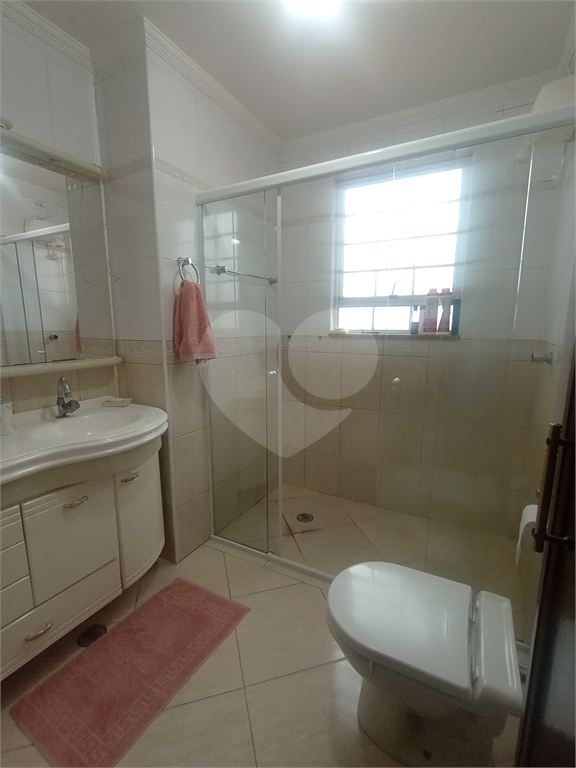 Sobrado para venda 160m2  3 quartos (1 suíte) cozinha, área gourmet 2 vagas cobertas Vila Gustavo.