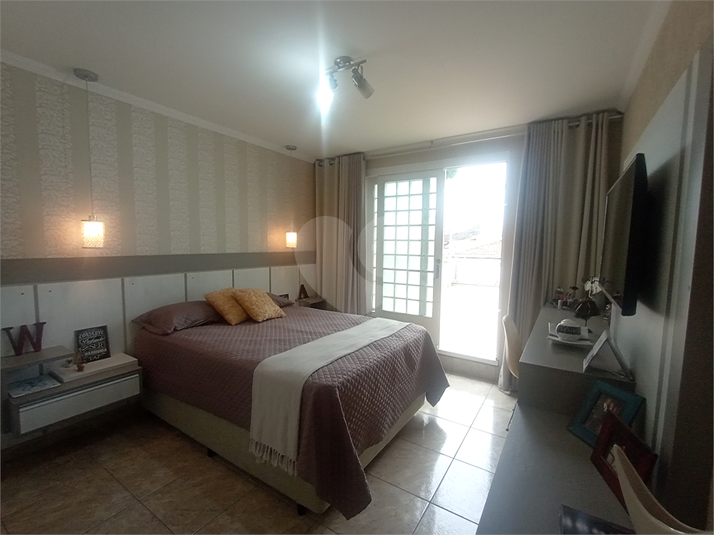 Sobrado para venda 160m2  3 quartos (1 suíte) cozinha, área gourmet 2 vagas cobertas Vila Gustavo.