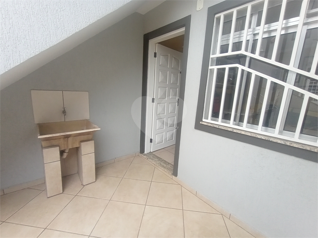 Sobrado para venda 160m2  3 quartos (1 suíte) cozinha, área gourmet 2 vagas cobertas Vila Gustavo.