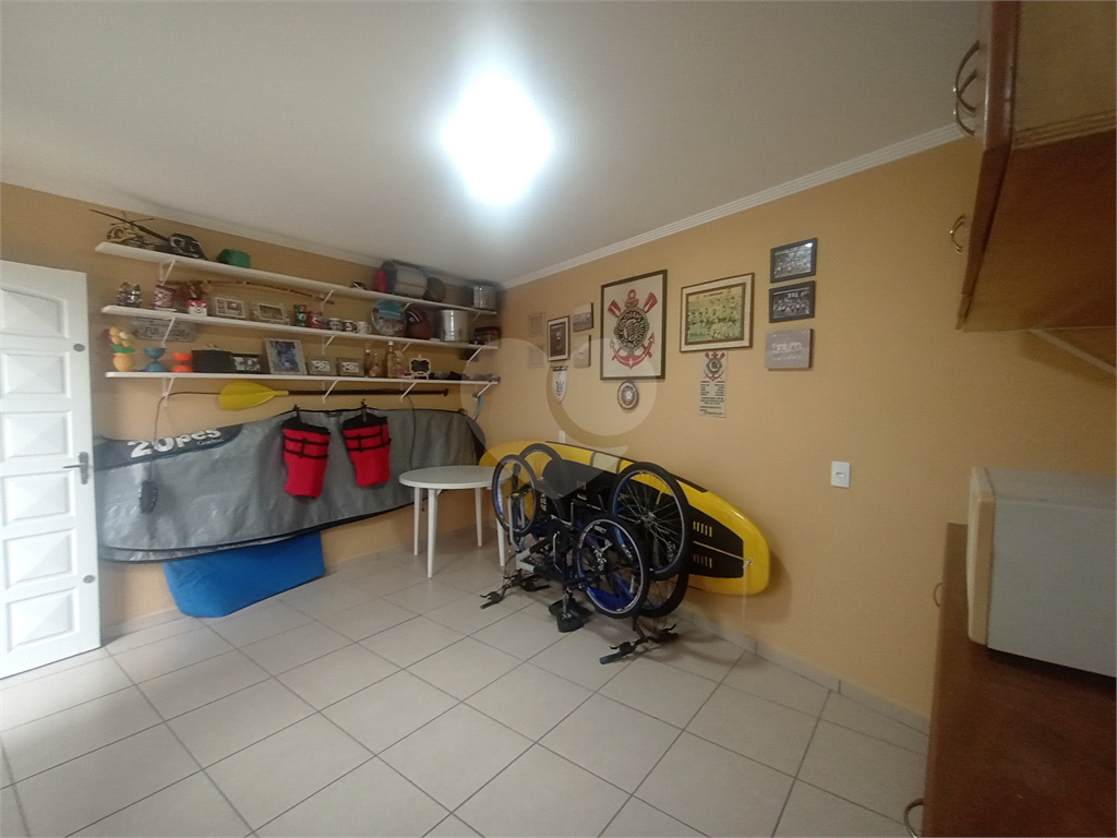 Sobrado para venda 160m2  3 quartos (1 suíte) cozinha, área gourmet 2 vagas cobertas Vila Gustavo.