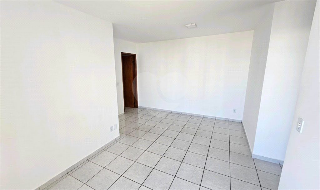 Apartamento à venda e aluguel com 3 quartos, 80m² - Foto 11