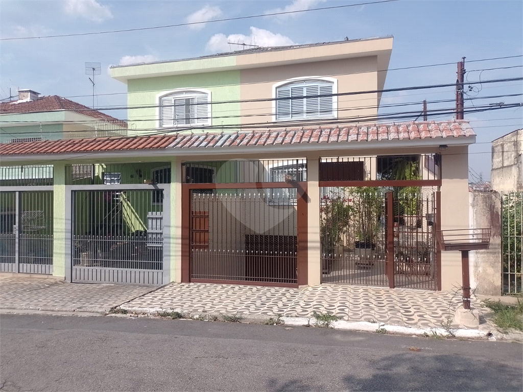 Sobrado à venda com 3 quartos, 186m² - Foto 1