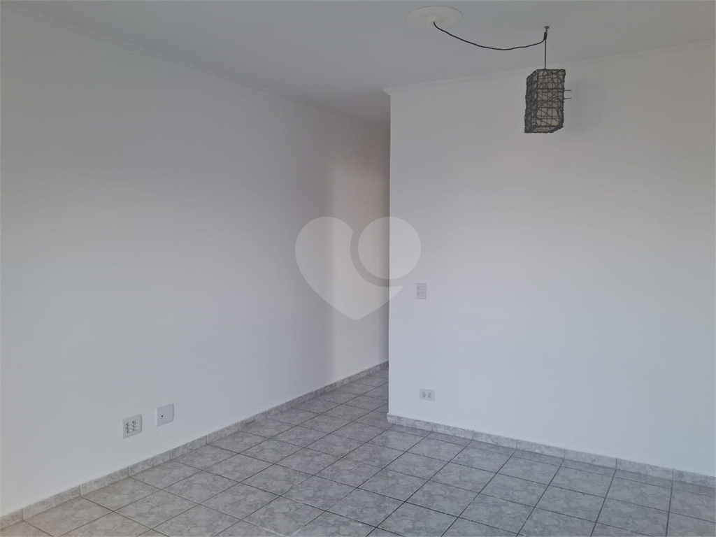 Apartamento à venda com 3 quartos, 71m² - Foto 2
