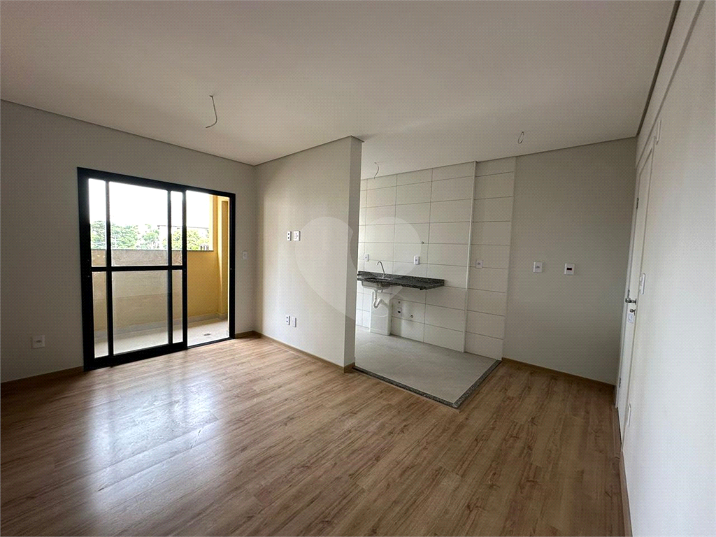 Apartamento à venda com 3 quartos, 70m² - Foto 2