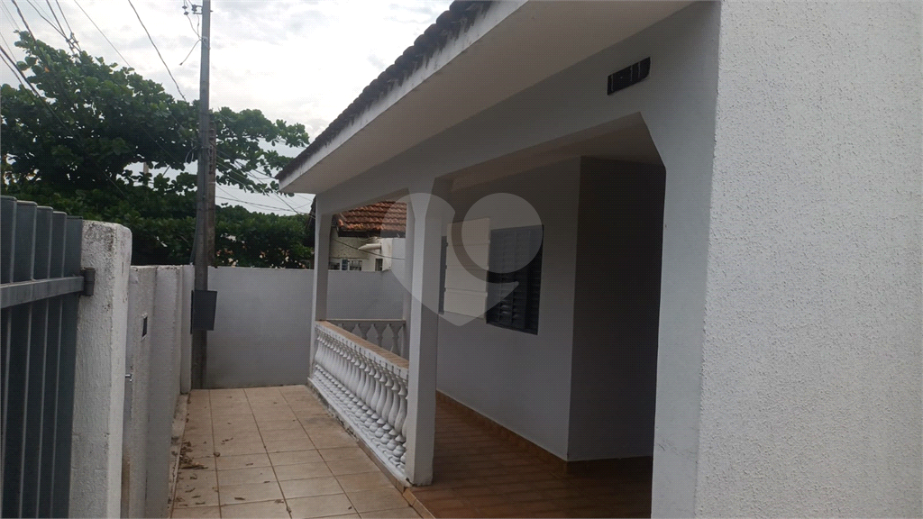 Casa à venda com 3 quartos, 121m² - Foto 2