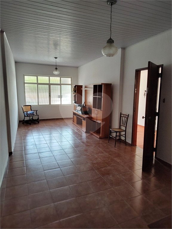 Casa à venda com 2 quartos, 109m² - Foto 1