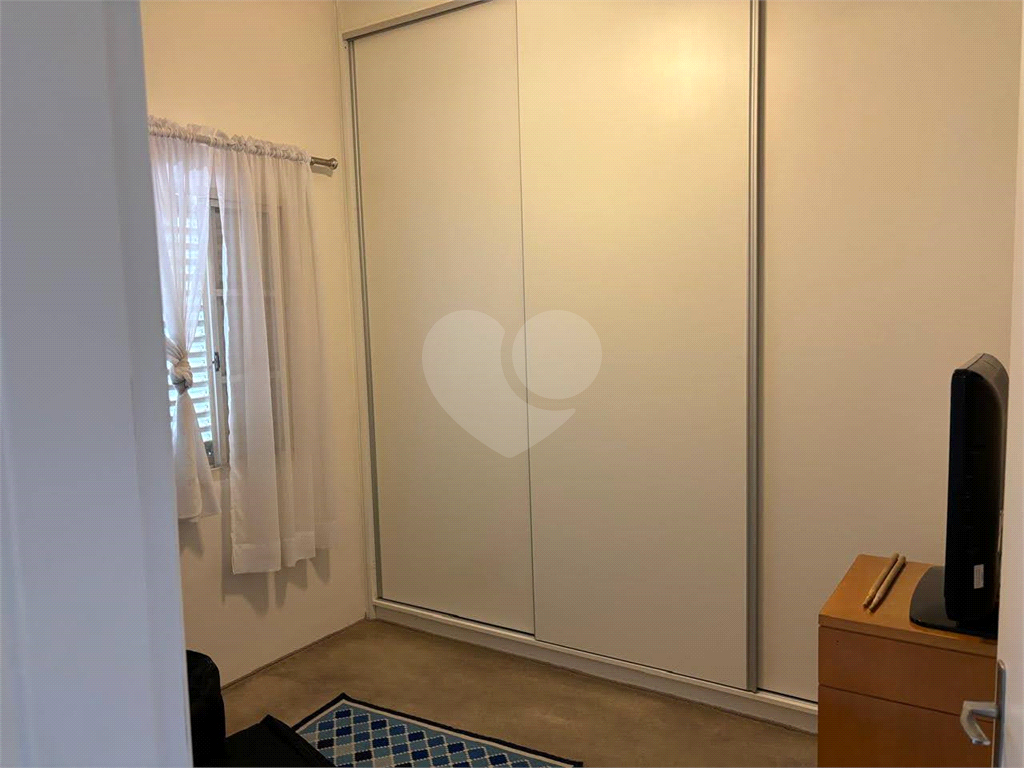 Charmosa casa com excelente localização na Chácara Santo Antônio