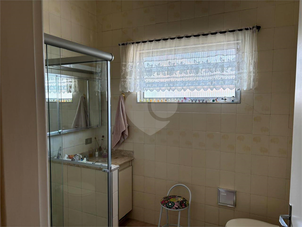 Charmosa casa com excelente localização na Chácara Santo Antônio