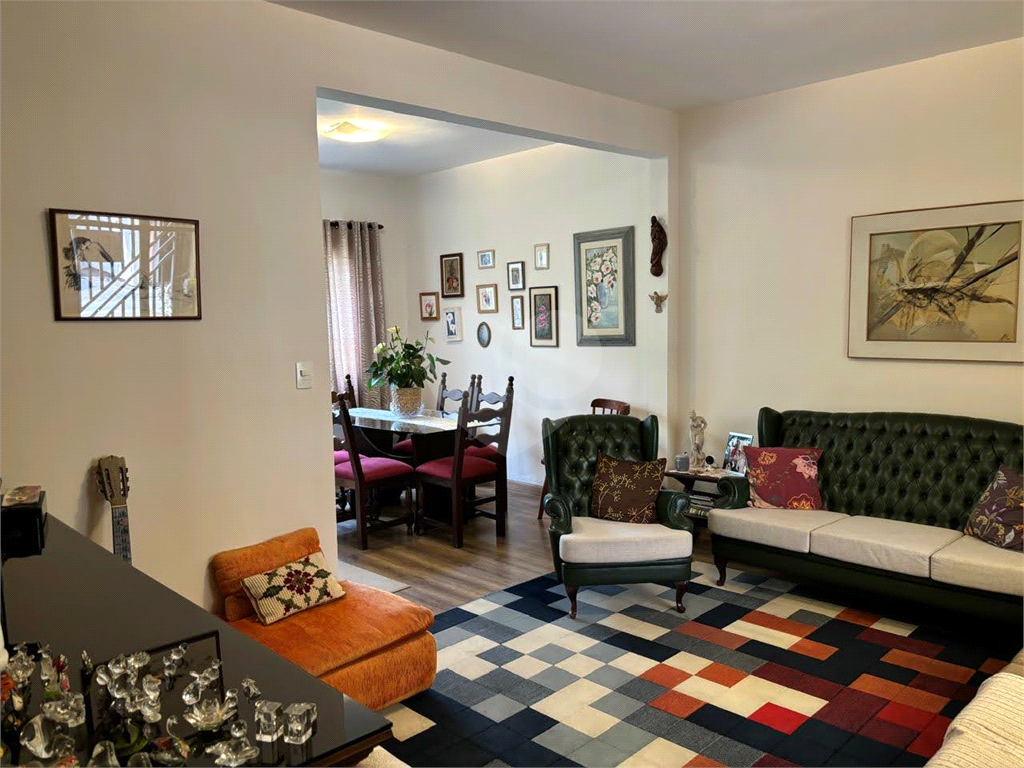 Charmosa casa com excelente localização na Chácara Santo Antônio