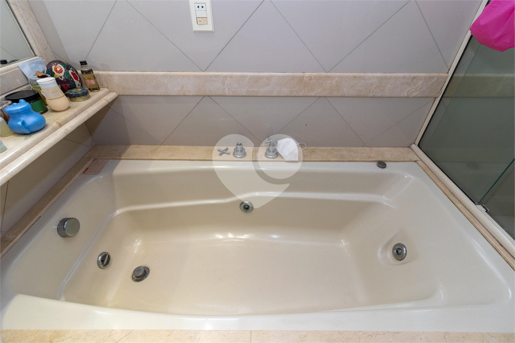 Apartamento Espaçoso e Sofisticado na Melhor Localização da Zona Norte!