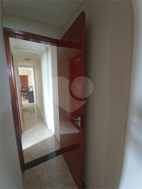 Apartamento à venda com 74 m²