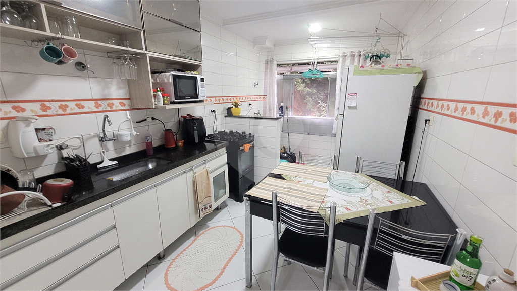 Apartamento 2 dormitorios, uma vaga, com 69 m² 