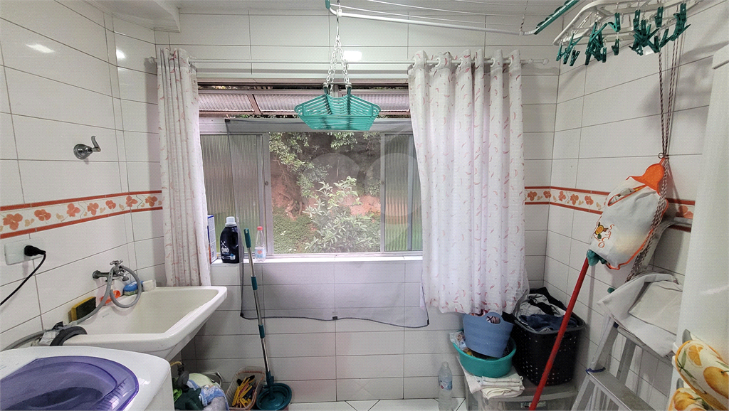 Apartamento 2 dormitorios, uma vaga, com 69 m² 