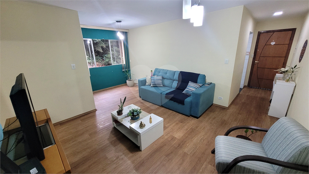 Apartamento 2 dormitorios, uma vaga, com 69 m² 